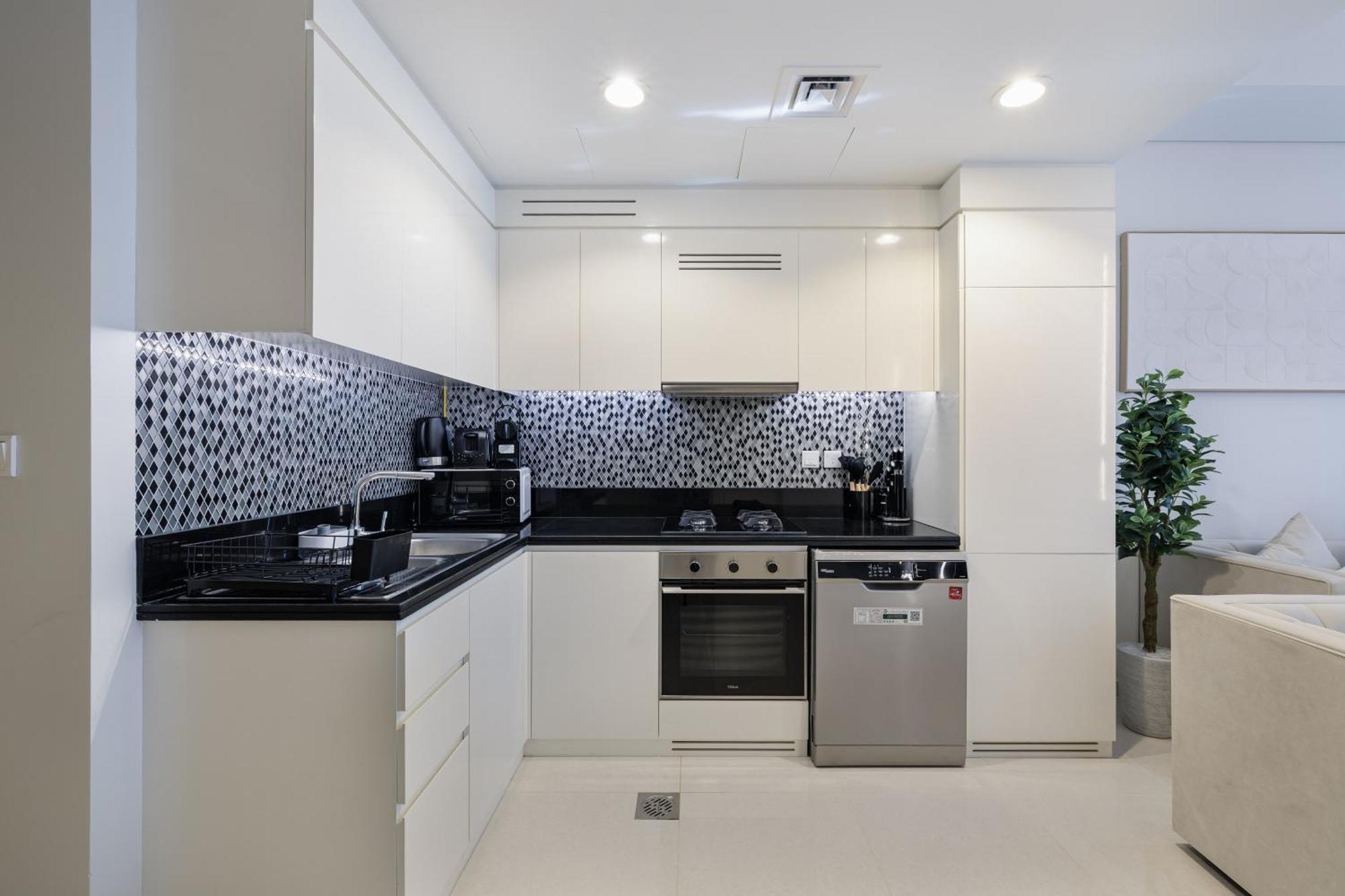 Aliving Relaxing 2br Aykon Dubai