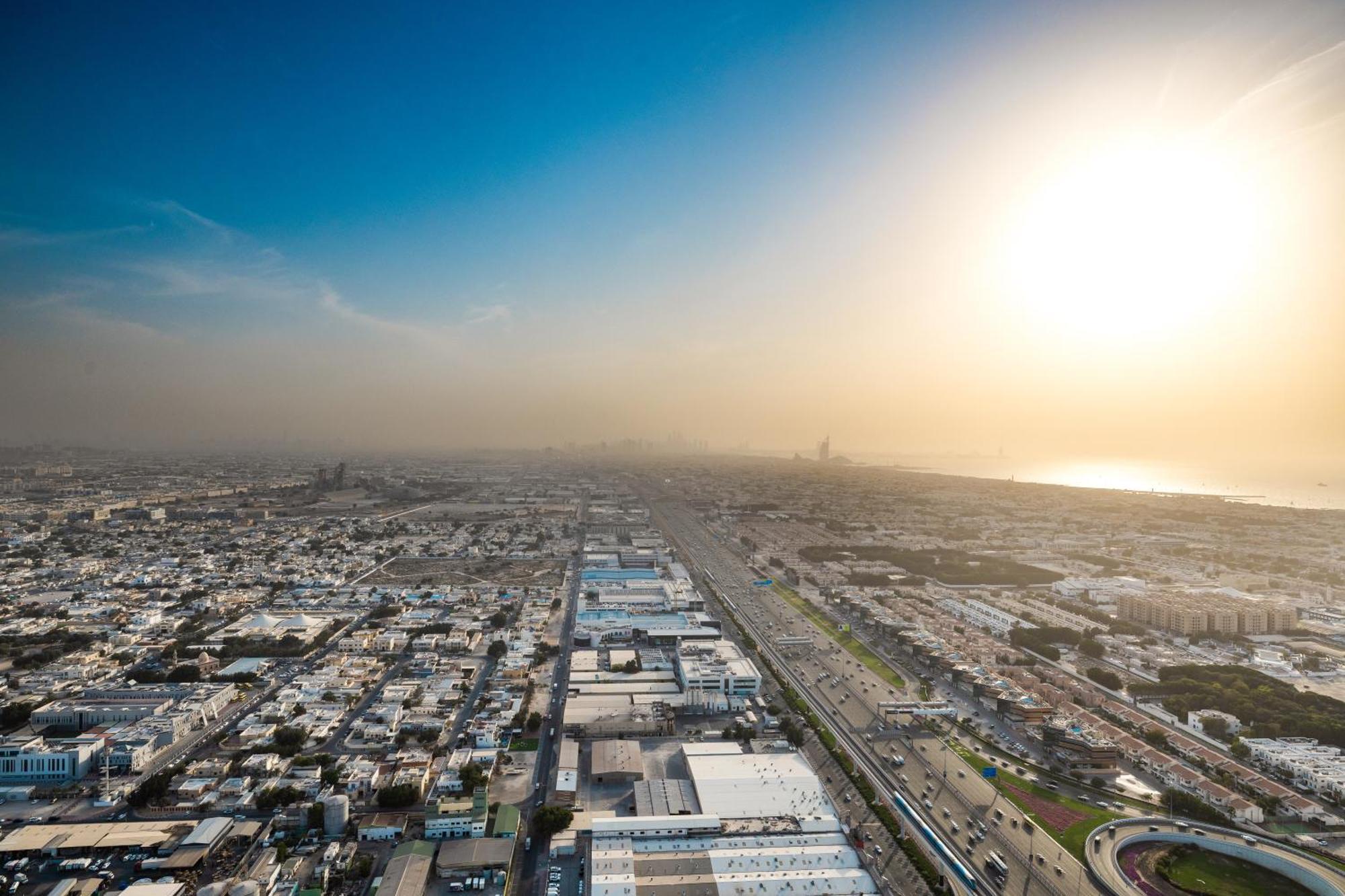 Aliving Relaxing 2br Aykon * Dubai