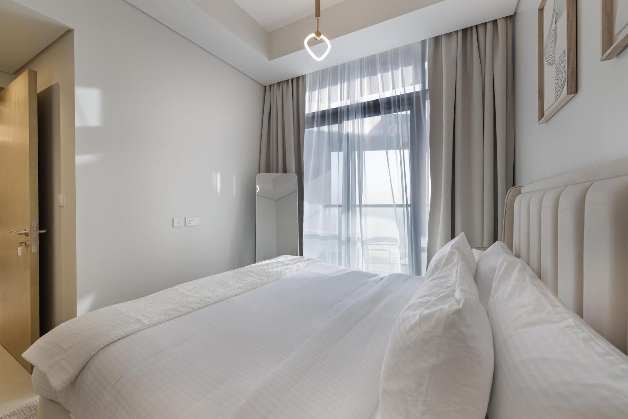 Aliving Relaxing 2br Aykon Apartment Dubai