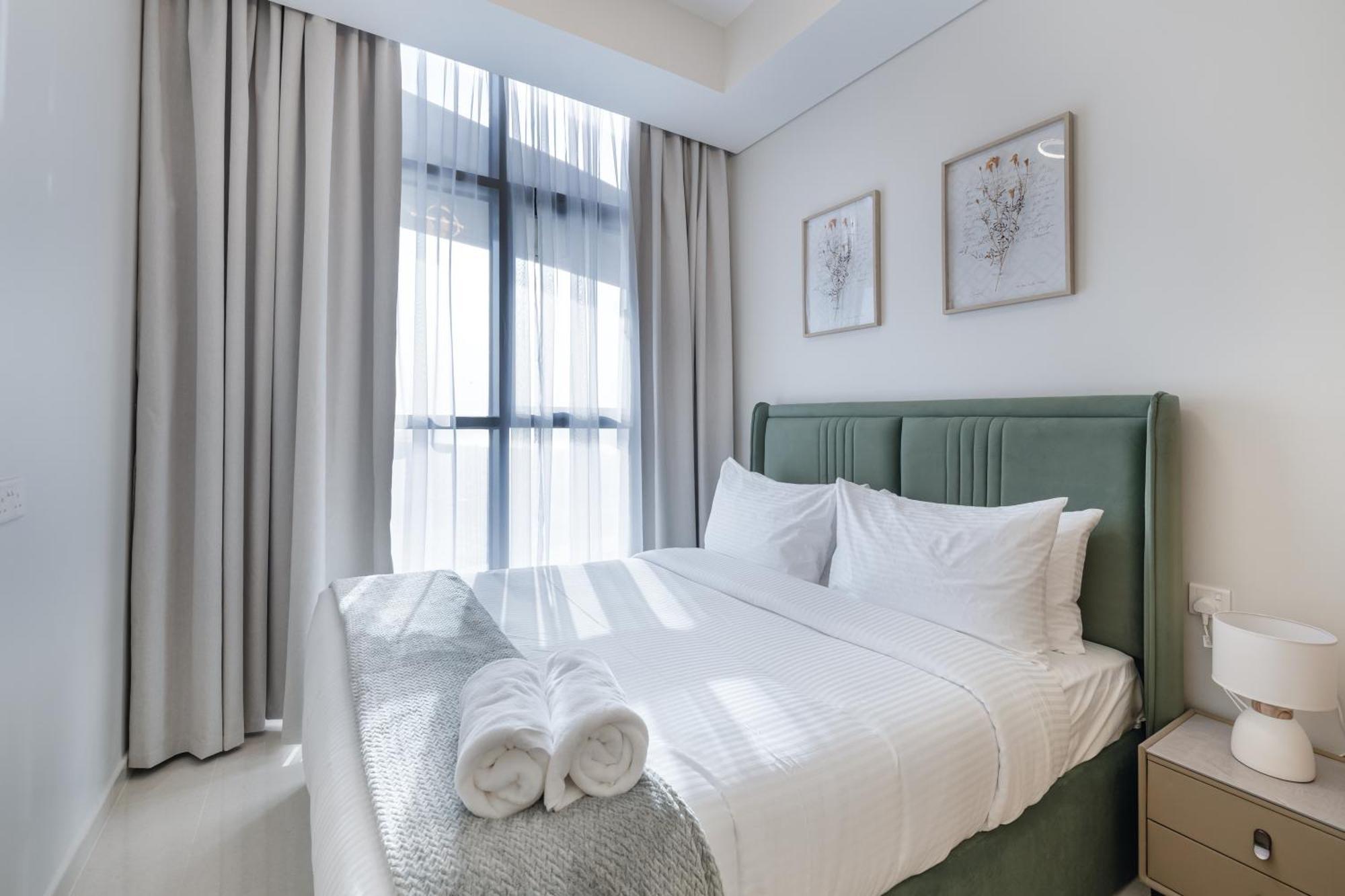 Apartment Aliving Relaxing 2br Aykon Dubai